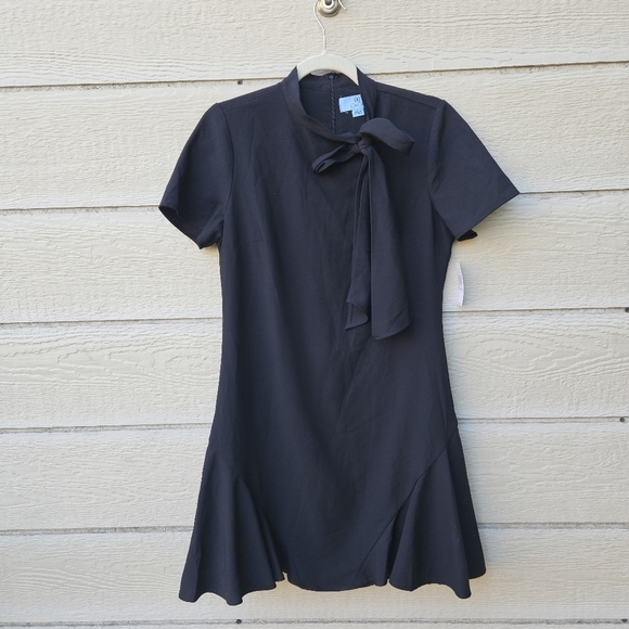 NWT CeCe short sleeve black mini dress with tie neck size 6 - Picture 1 of 6